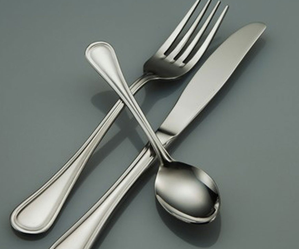 RENTA DE SALAS LOUNGE Y CUBIERTOS